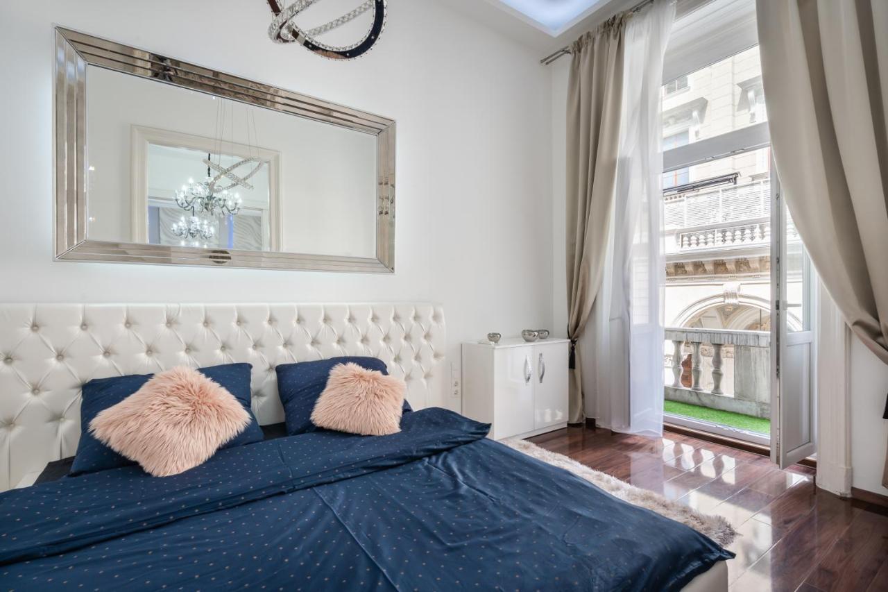 Opera Balkony Luxury Apartment With Free Parking Будапеща Екстериор снимка