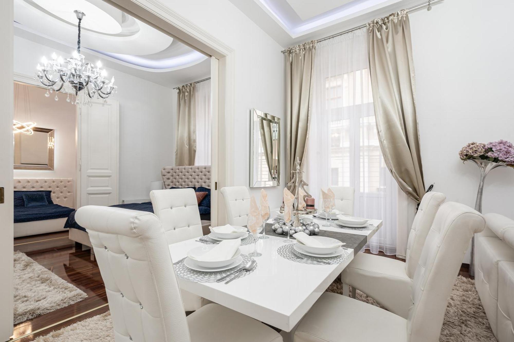 Opera Balkony Luxury Apartment With Free Parking Будапеща Екстериор снимка