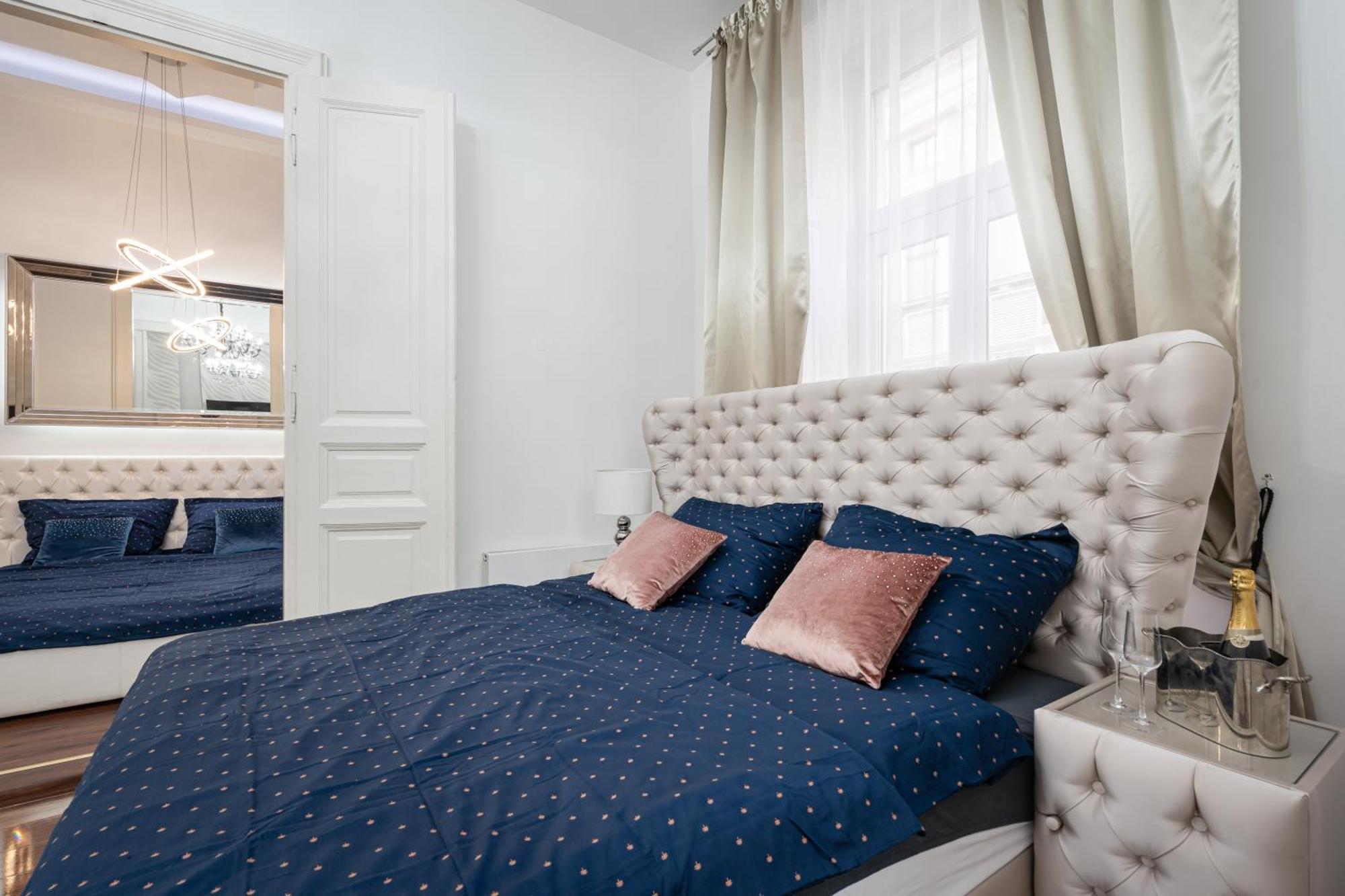 Opera Balkony Luxury Apartment With Free Parking Будапеща Екстериор снимка