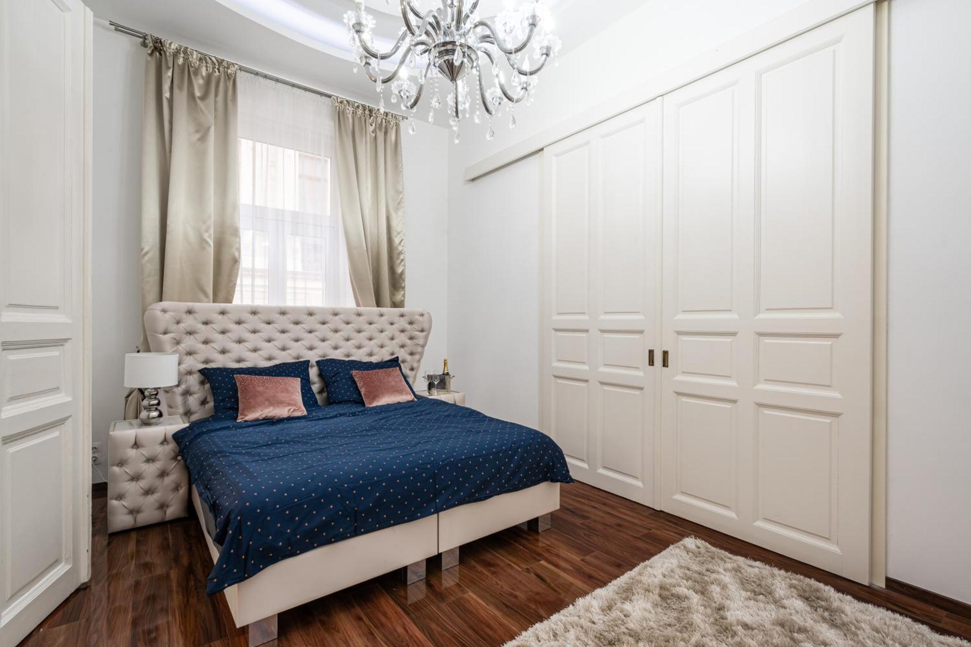 Opera Balkony Luxury Apartment With Free Parking Будапеща Екстериор снимка