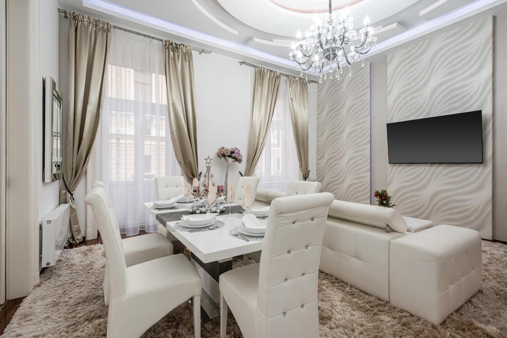 Opera Balkony Luxury Apartment With Free Parking Будапеща Екстериор снимка