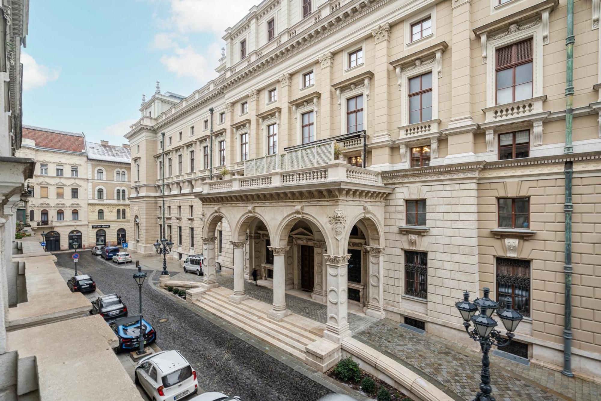 Opera Balkony Luxury Apartment With Free Parking Будапеща Екстериор снимка