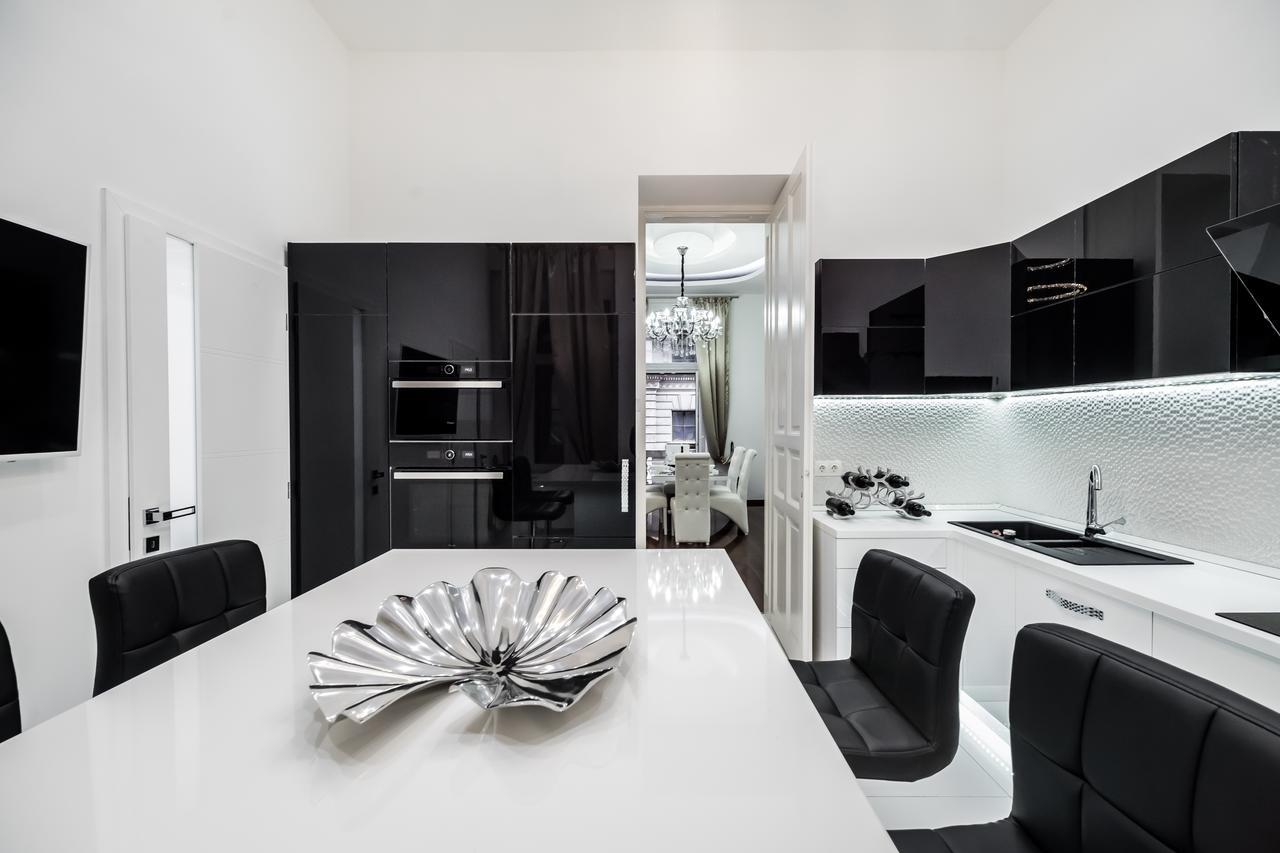 Opera Balkony Luxury Apartment With Free Parking Будапеща Екстериор снимка