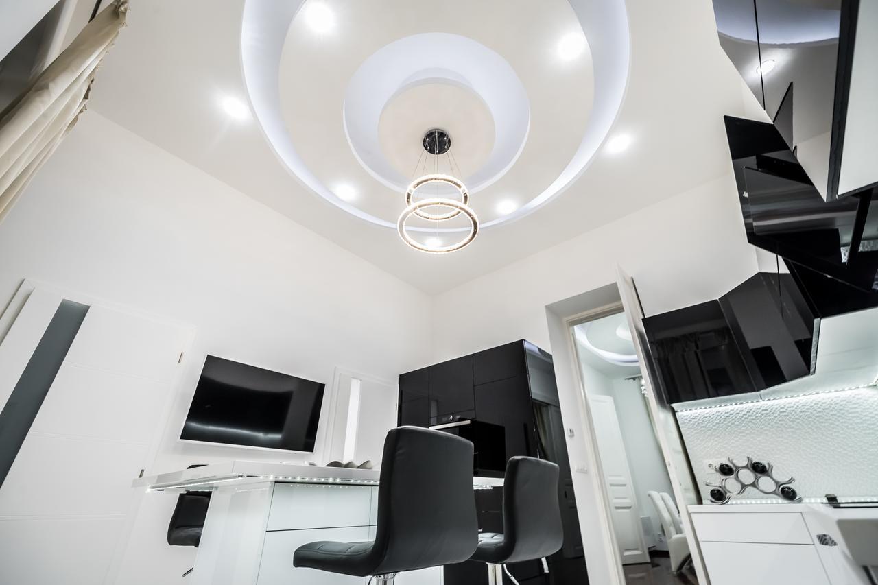 Opera Balkony Luxury Apartment With Free Parking Будапеща Екстериор снимка
