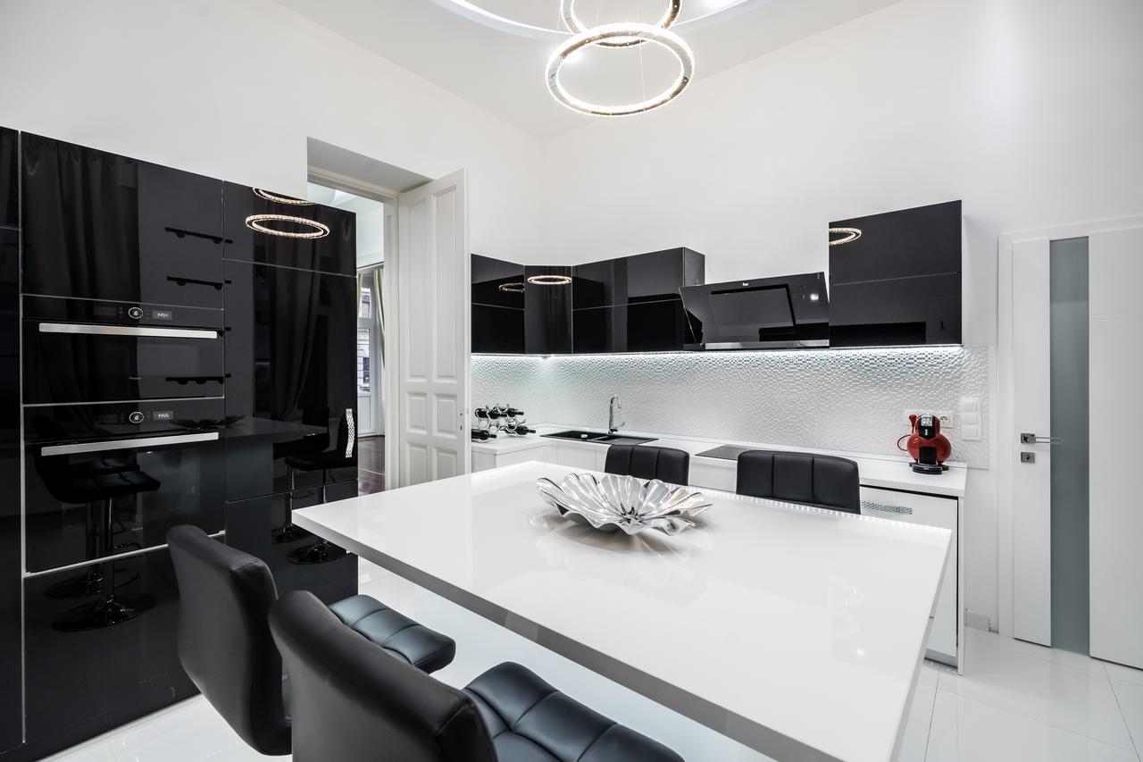 Opera Balkony Luxury Apartment With Free Parking Будапеща Екстериор снимка
